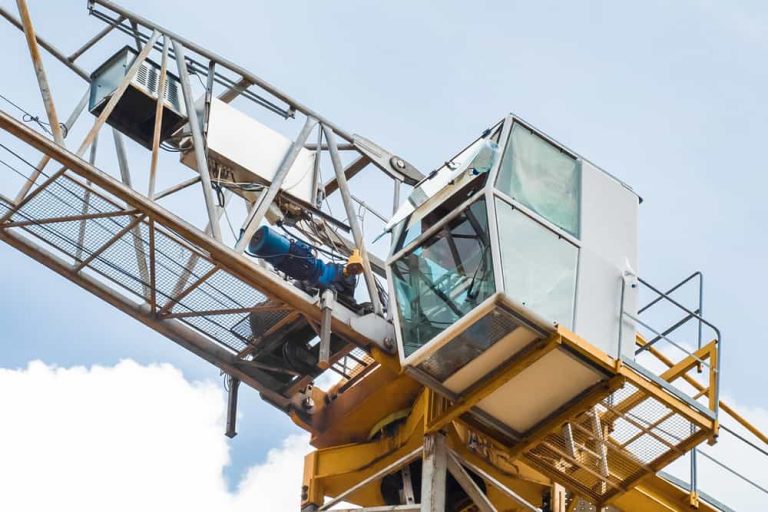 Certification for Crane Operators to fill the gap between on-site safety and training